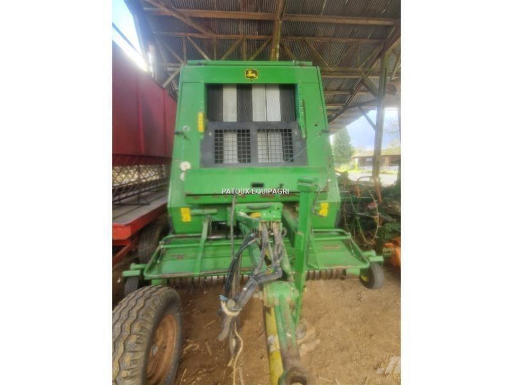 John Deere 592 محزمات مستديرة