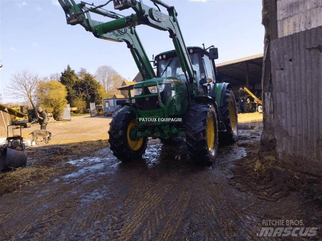 John Deere 6115M الجرارات