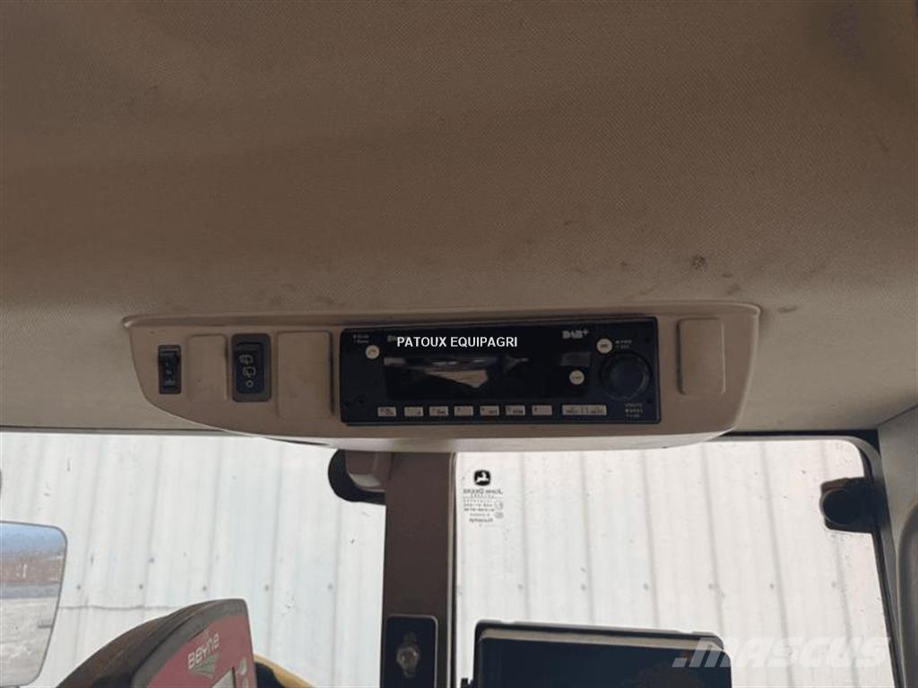 John Deere 6145M الجرارات