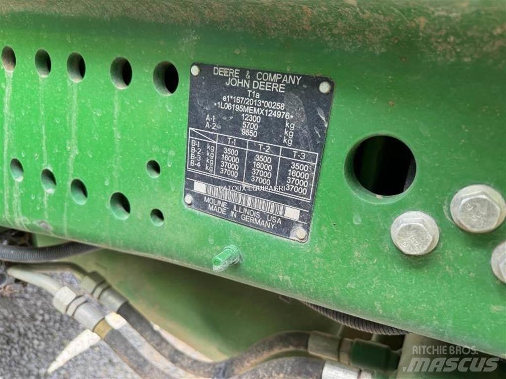 John Deere 6195M الجرارات