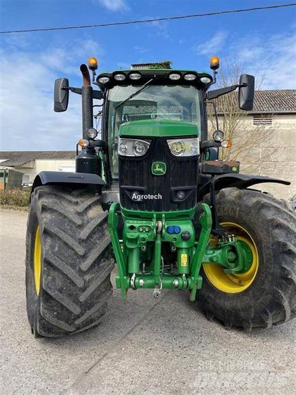 John Deere 6215R الجرارات