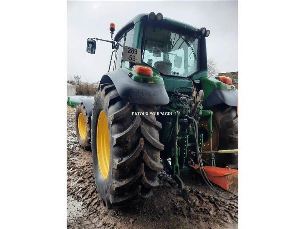 John Deere 6820 الجرارات