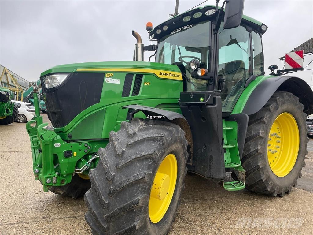 John Deere 6R 195 الجرارات