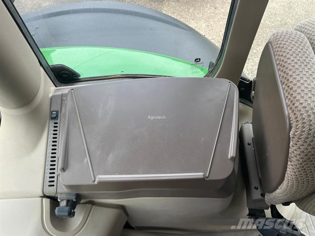 John Deere 6R 195 الجرارات