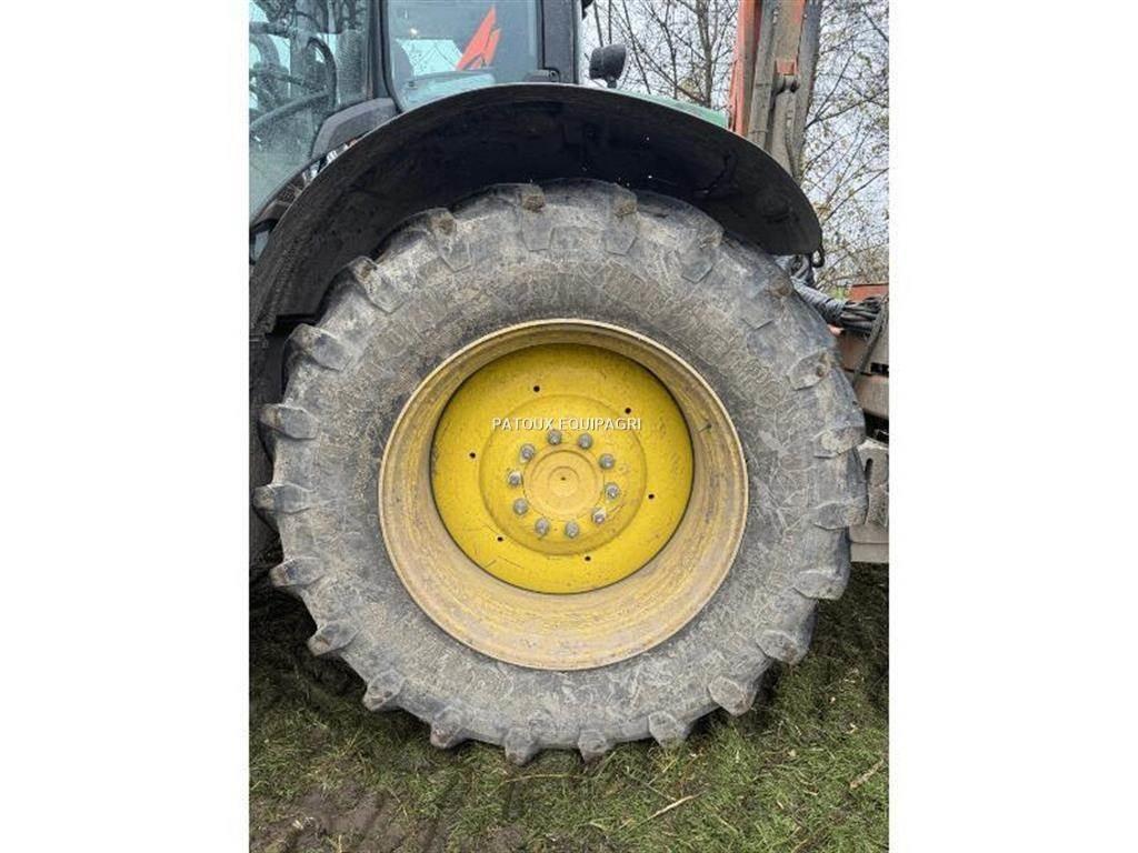 John Deere 6R195 الجرارات