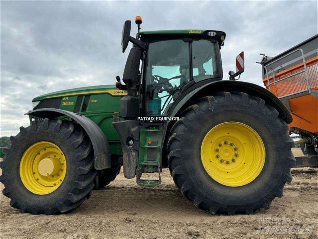 John Deere 6R250 الجرارات