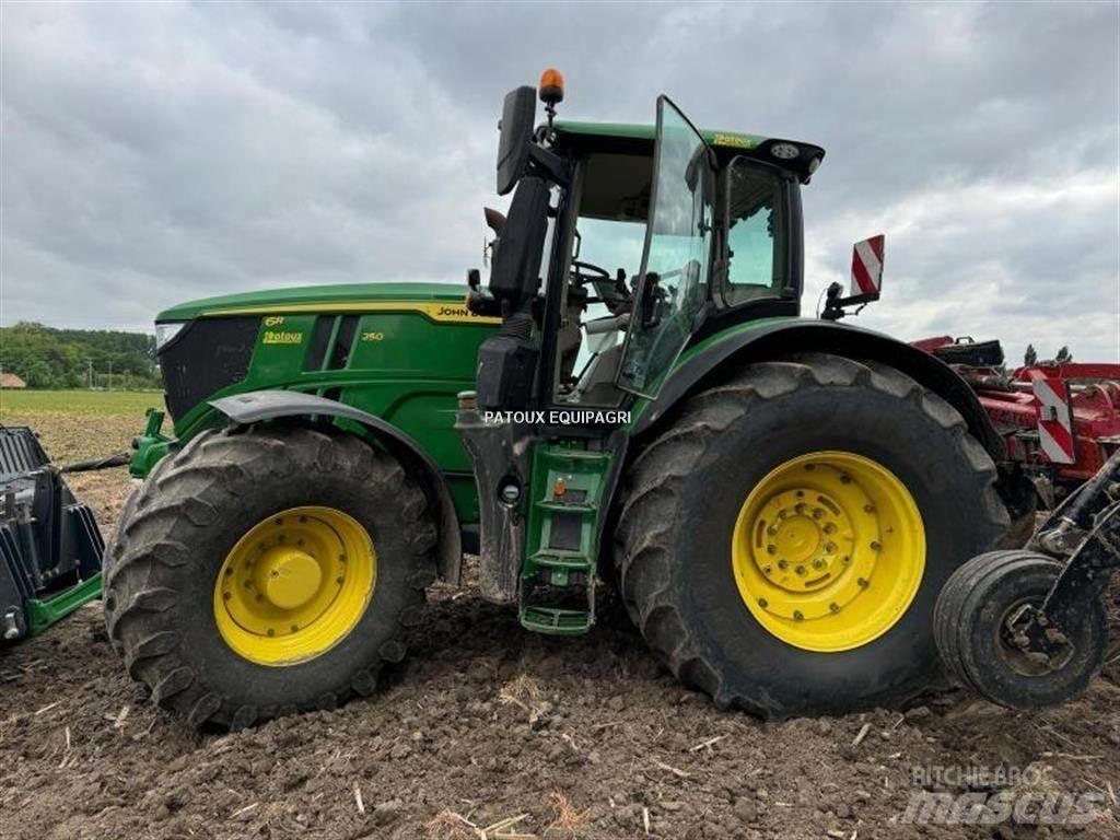 John Deere 6R250 الجرارات