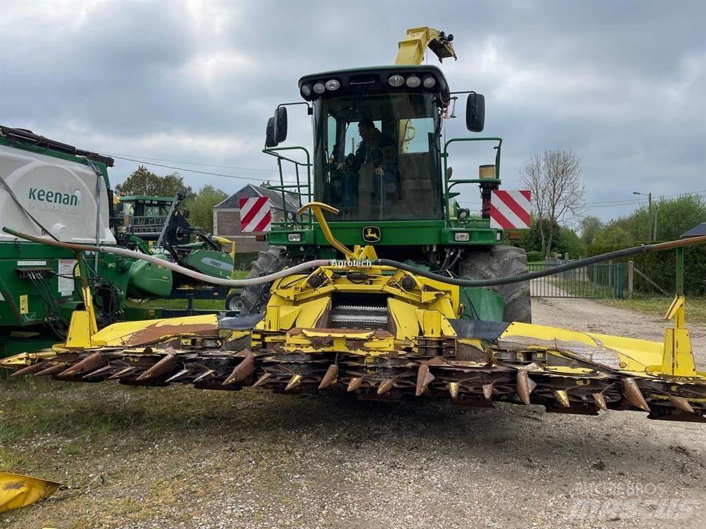 John Deere 7450 حصادات الأعلاف