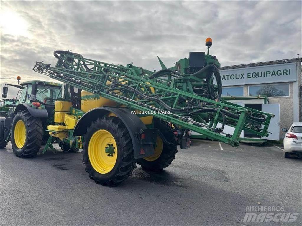 John Deere 832 الرشاشات