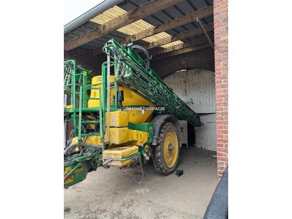 John Deere 832I الرشاشات