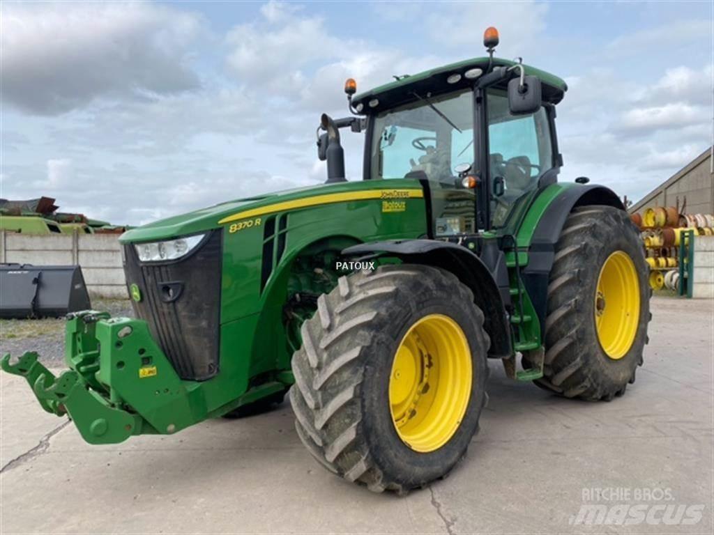 John Deere 8370R الجرارات