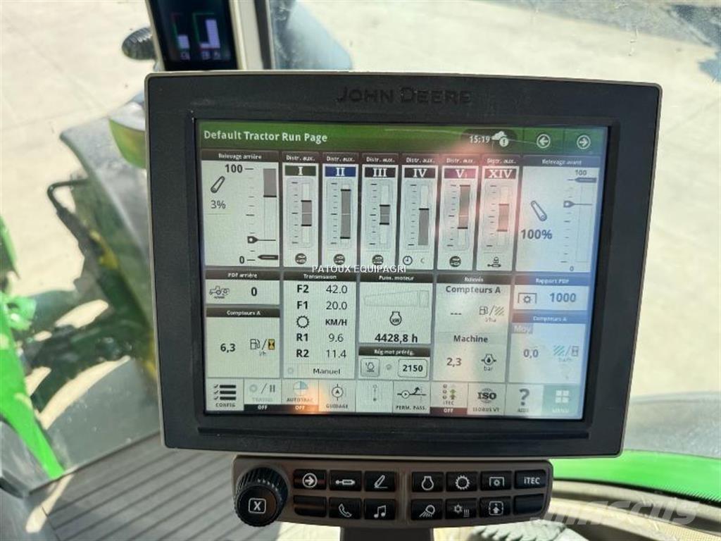 John Deere 8370R الجرارات
