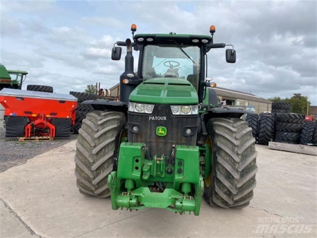 John Deere 8370R الجرارات