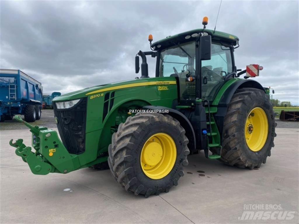 John Deere 8370R الجرارات