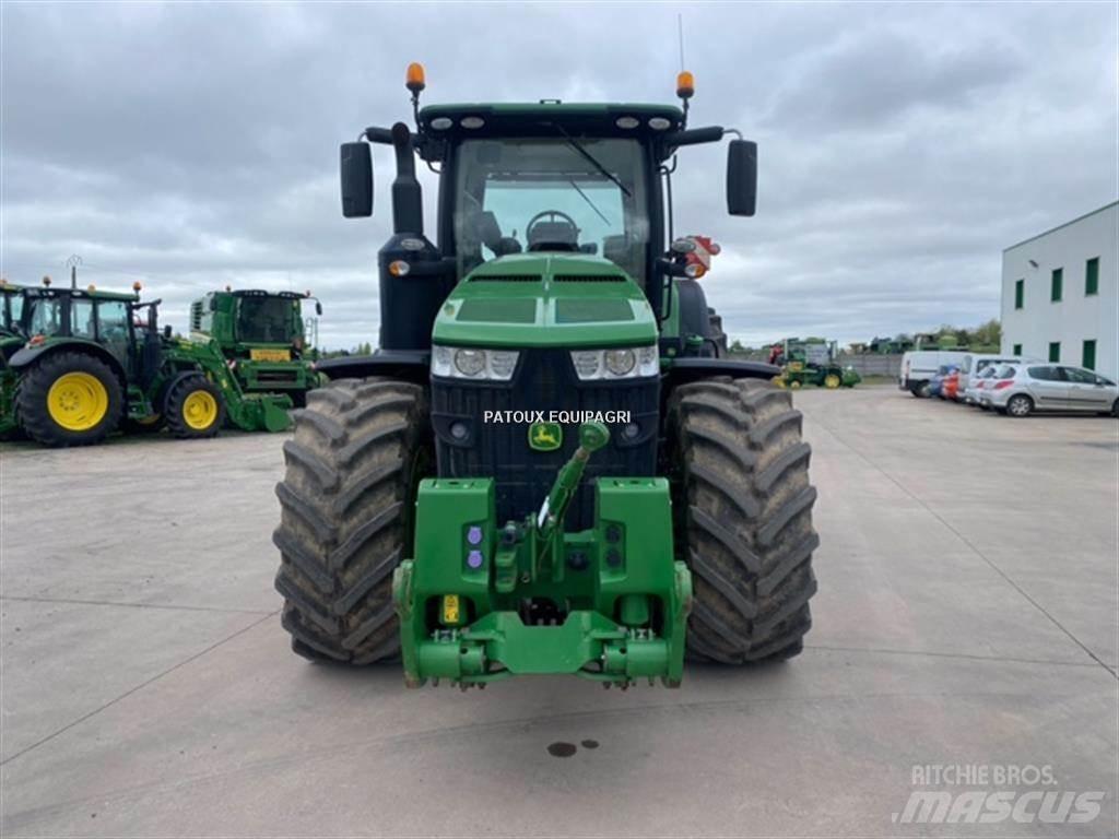 John Deere 8370R الجرارات