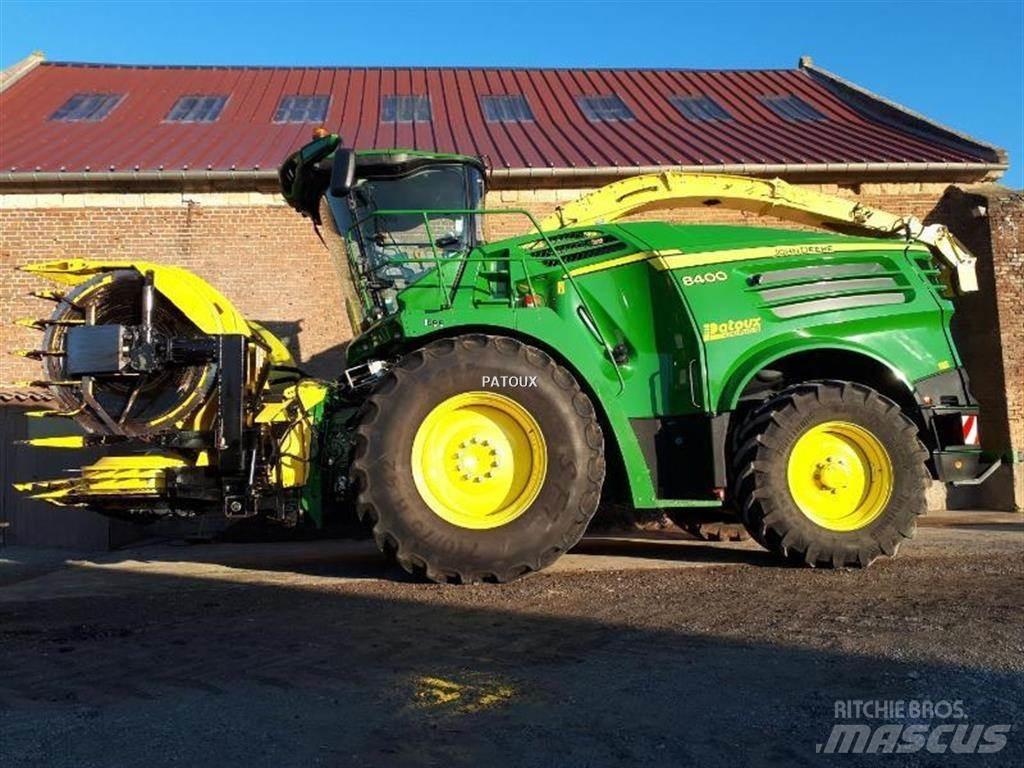 John Deere 8400 حصادات الأعلاف