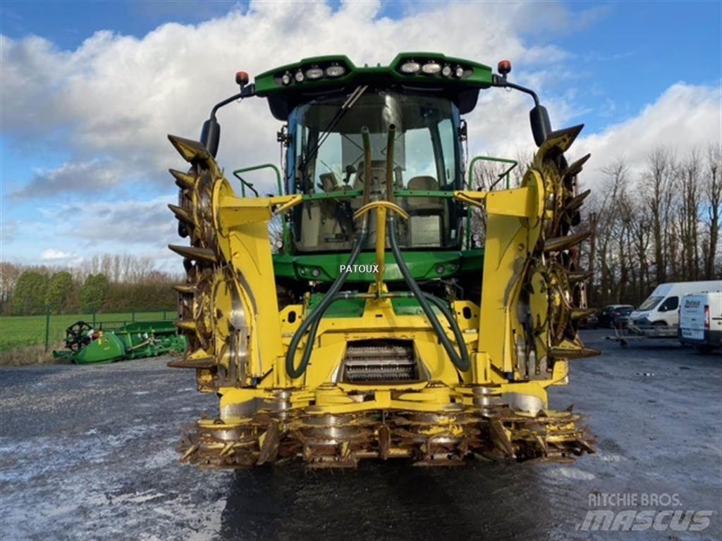 John Deere 8500 حصادات الأعلاف