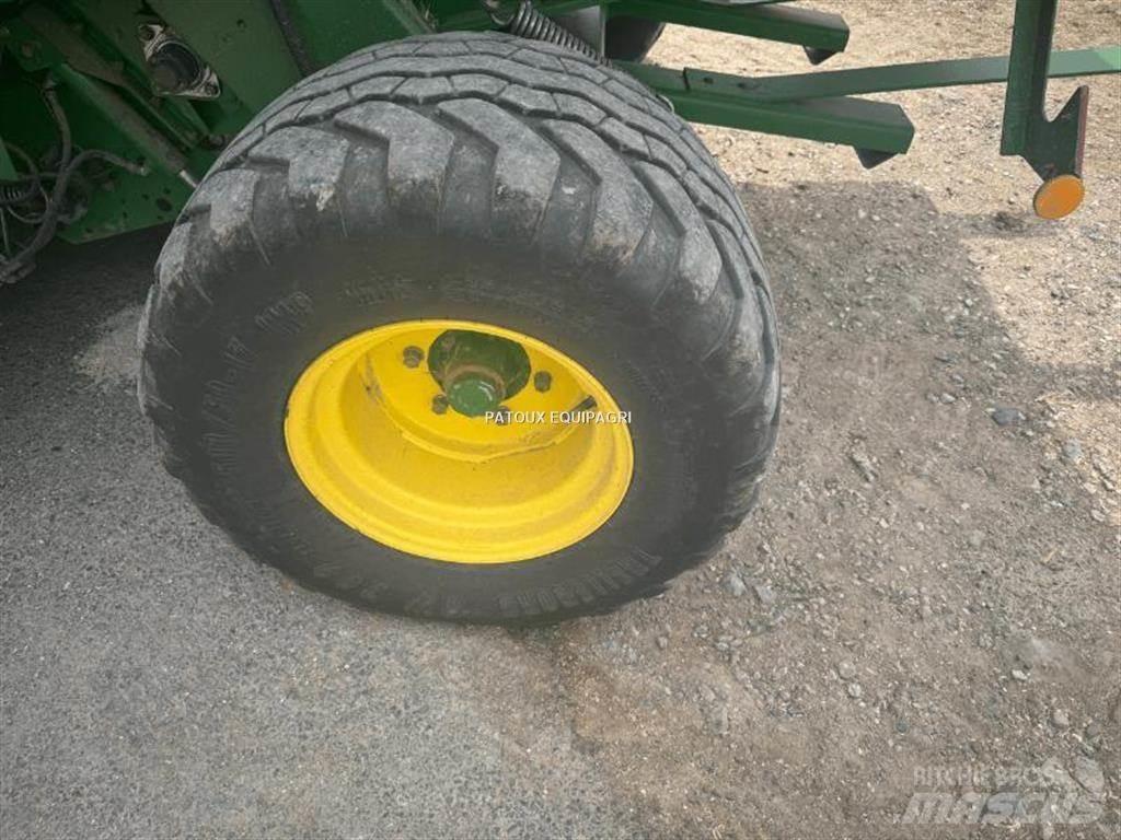 John Deere 864 محزمات مستديرة