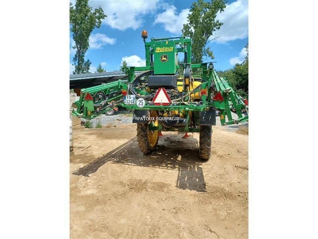 John Deere M740i الرشاشات