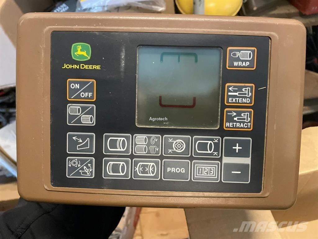 John Deere V451M محزمات مستديرة