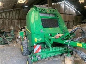 John Deere V461M محزمات مستديرة