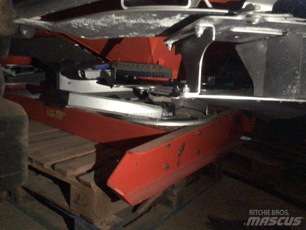 Kuhn AXIS50.1W معدات فرد المواد المعدنية