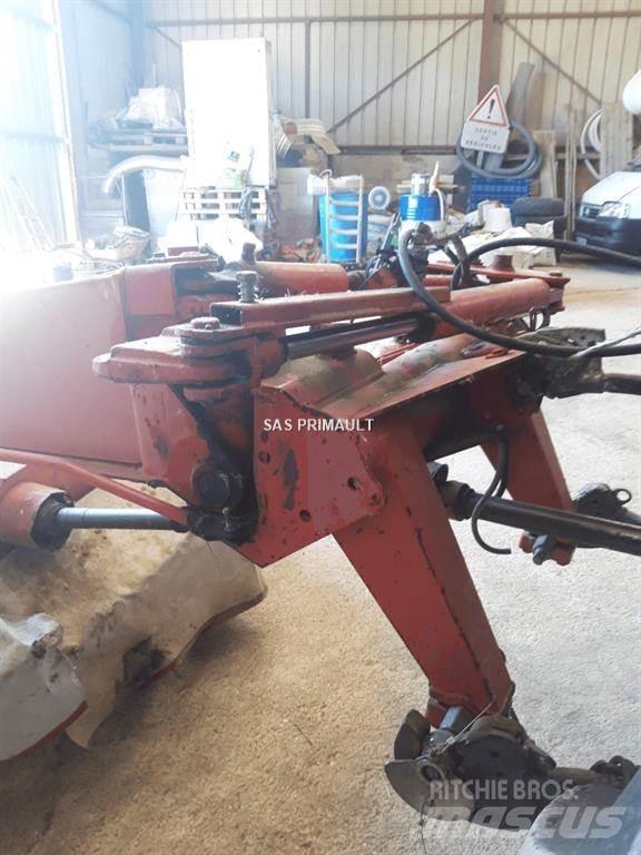 Kuhn Fc 243 الكاسحات وقلابات التربة ذات المحركات