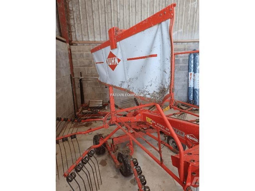 Kuhn GA4321 مكابس وميبسات التبن