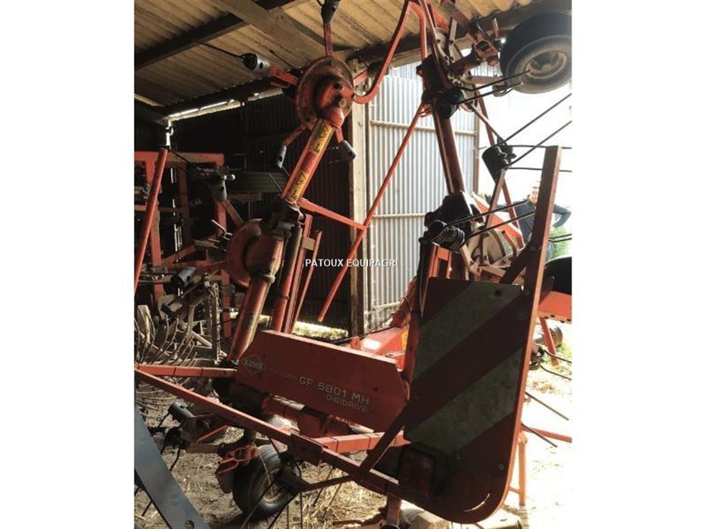 Kuhn GF5801 مكابس وميبسات التبن