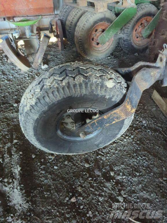 Kuhn VM 180 محاريث تقليدية