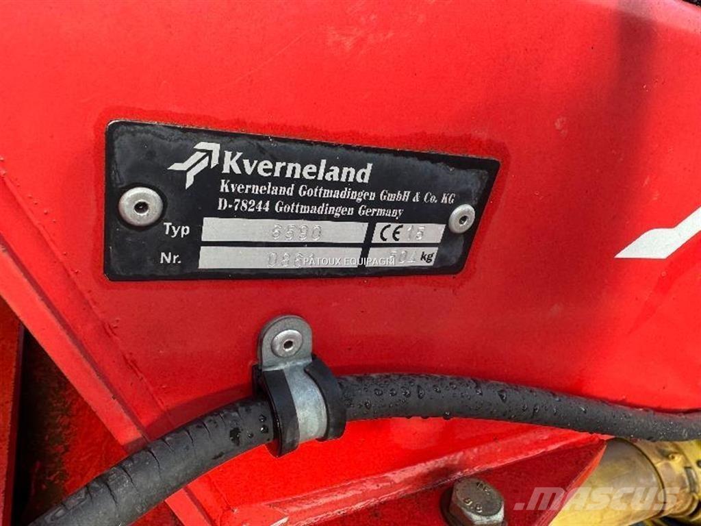 Kverneland 8046 مكابس وميبسات التبن