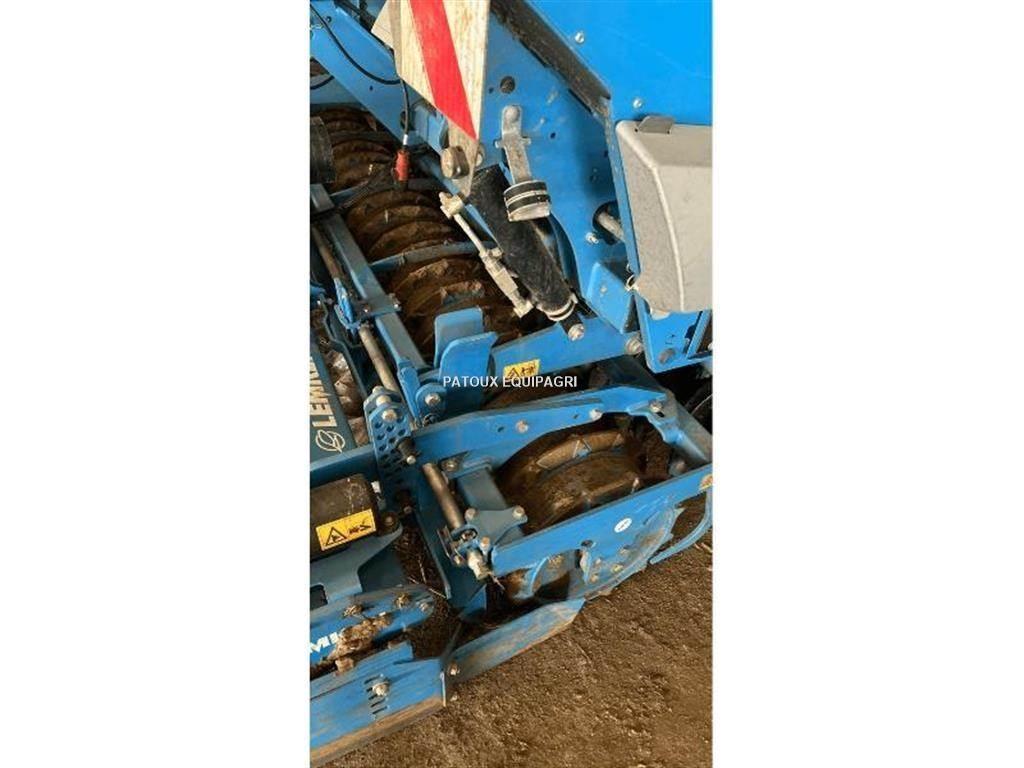 Lemken SAPHIR 10 مثاقيب مدمجة