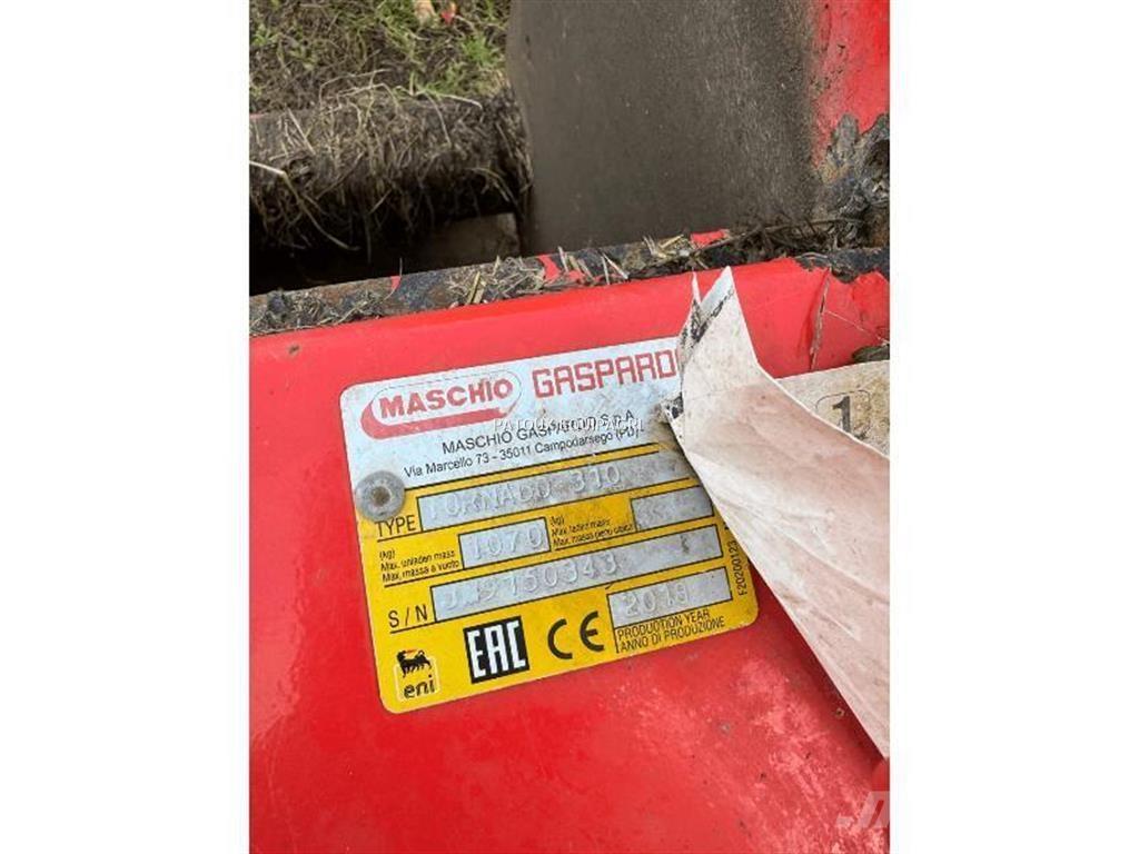 Maschio TORNADO 3M الكاسحات وقلابات التربة ذات المحركات