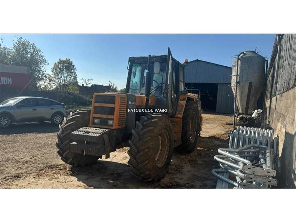 Renault 133-14 T الجرارات