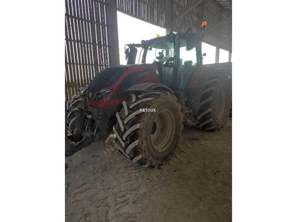 Valtra T214 DIRECT الجرارات