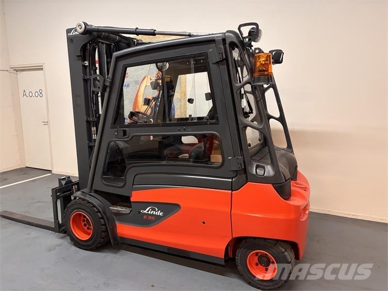Linde N.V.T. شاحنات ذات رافعات شوكية تعمل بالكهرباء