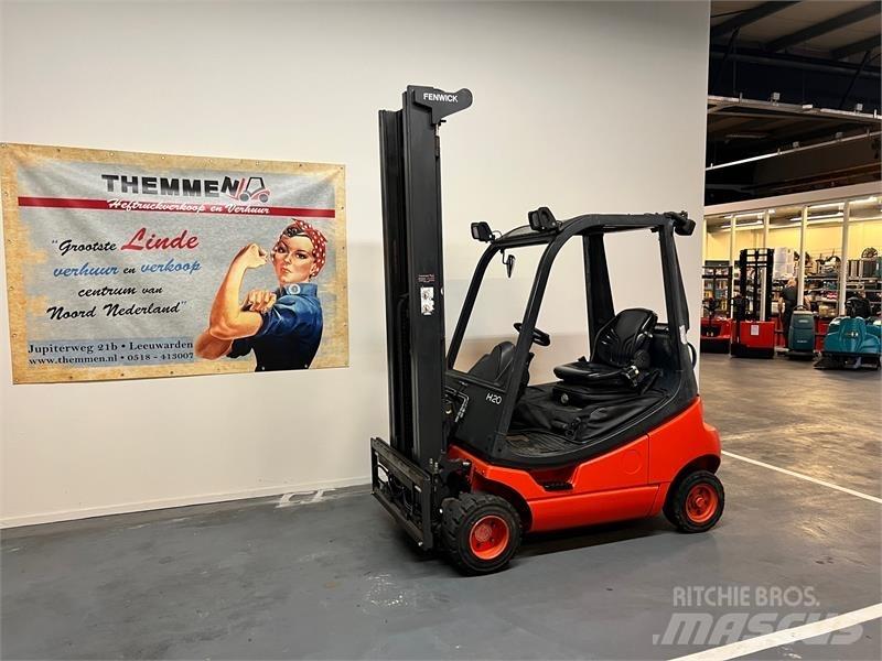 Linde N.V.T. شاحنات ذات رافعات شوكية تعمل بالكهرباء