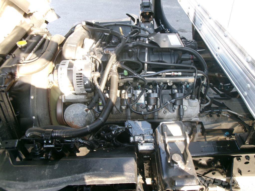 Isuzu NPR شاحنات ذات هيكل صندوقي