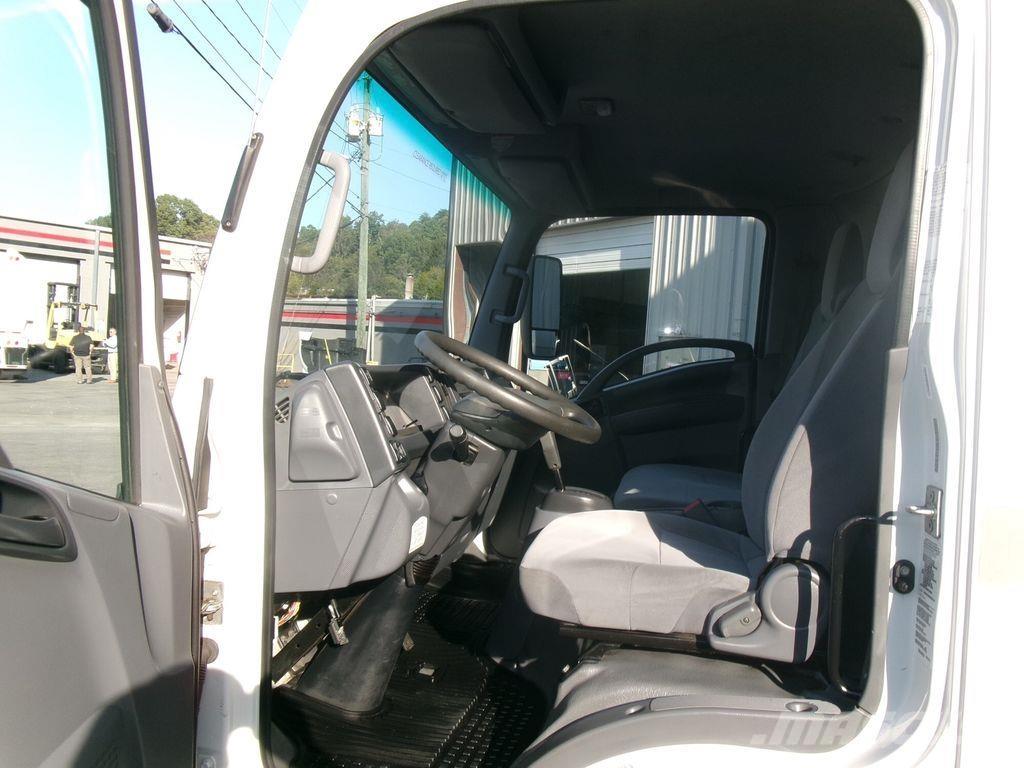 Isuzu NPR شاحنات ذات هيكل صندوقي