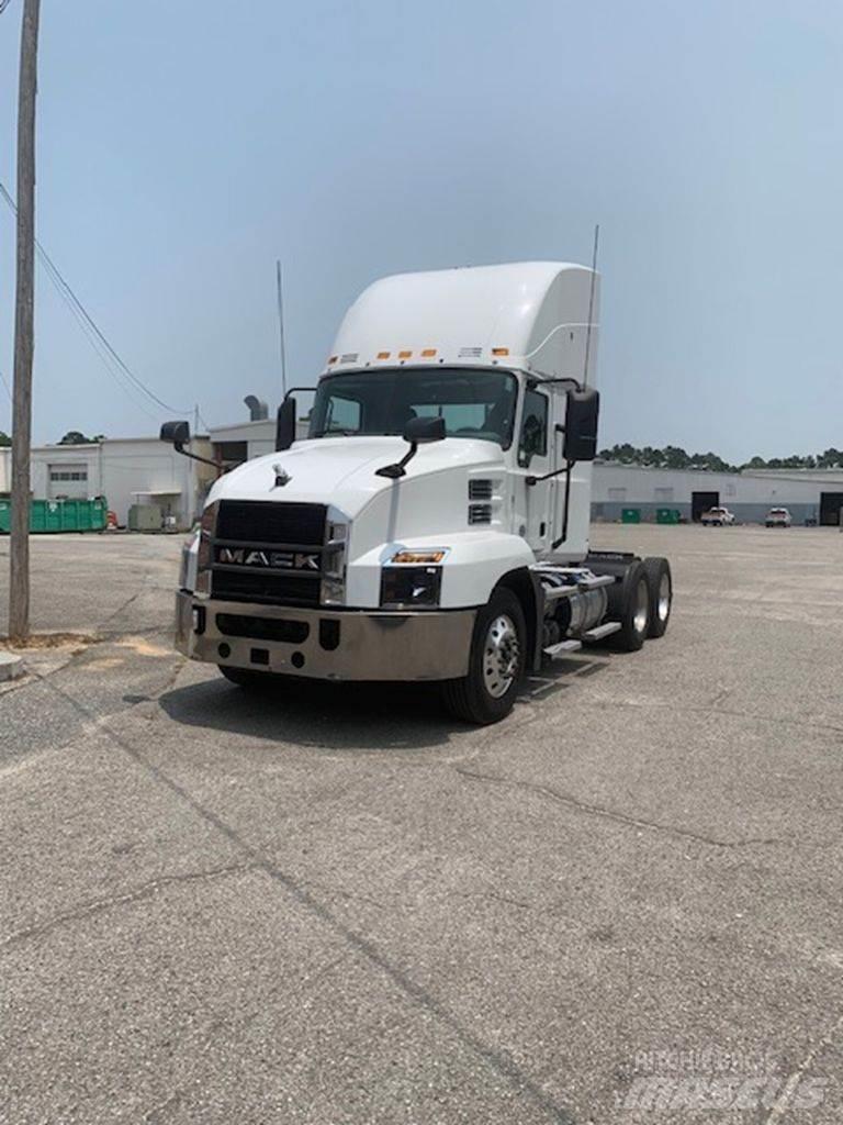 Mack CXU613 وحدات الجر