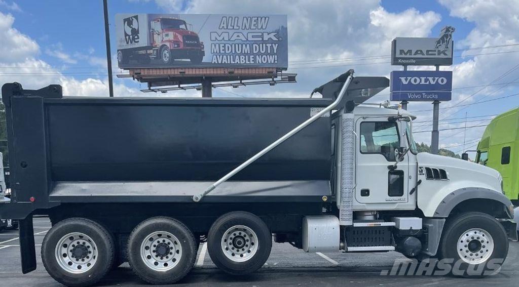 Mack GR64F شاحنات قلابة