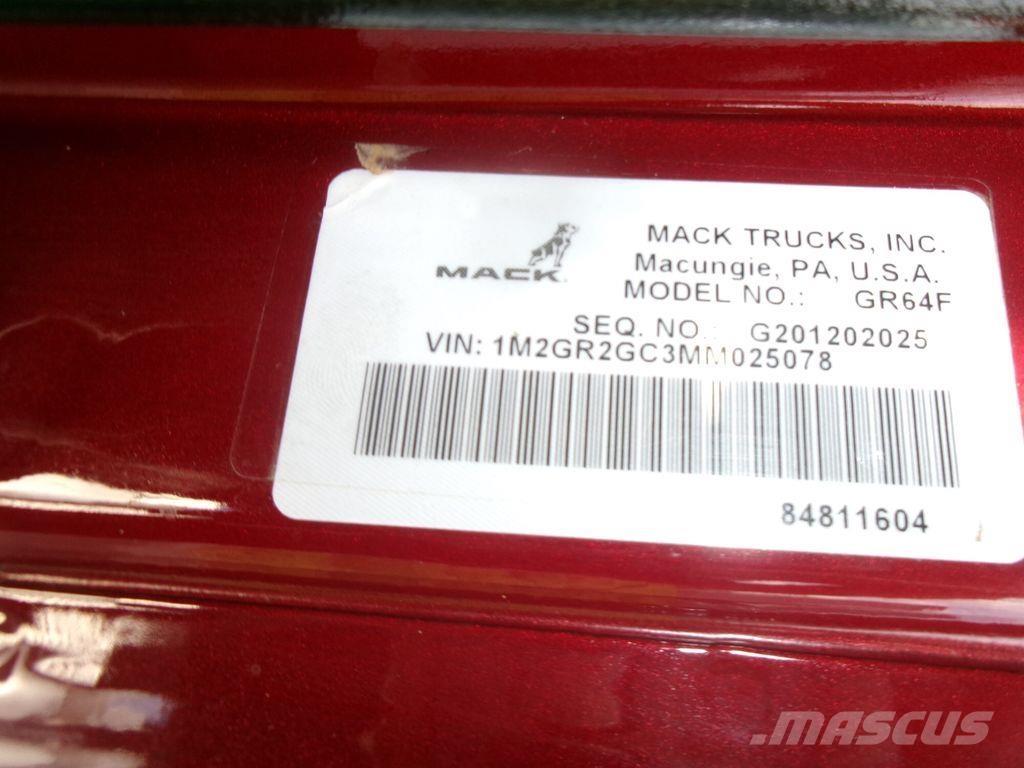 Mack GR64F شاحنات قلابة