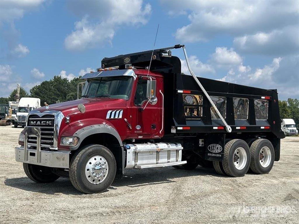 Mack GR64F شاحنات قلابة