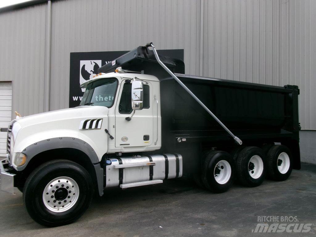 Mack Granite شاحنات قلابة