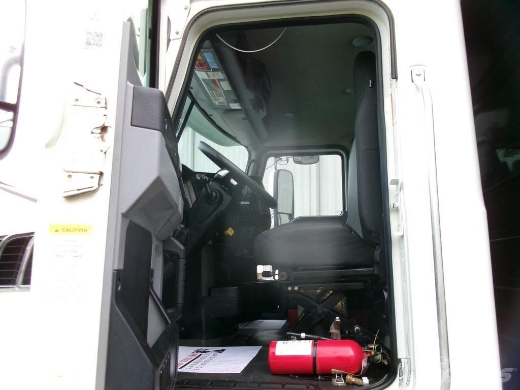 Mack Granite شاحنات قلابة