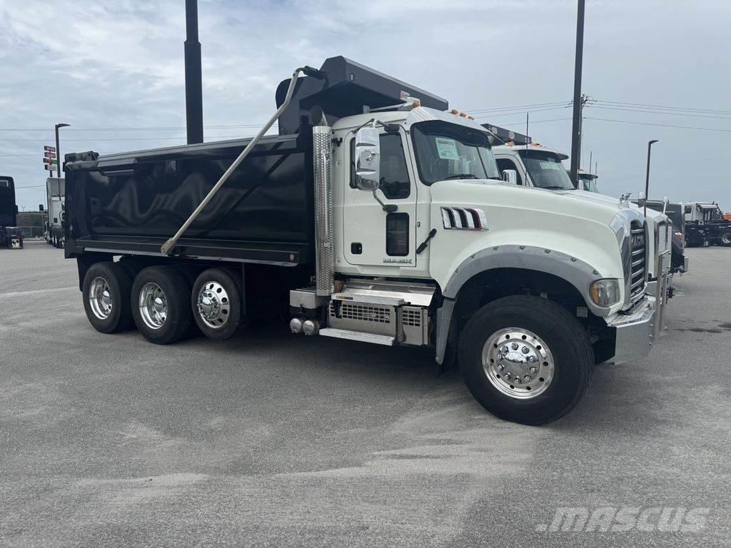 Mack Granite شاحنات قلابة