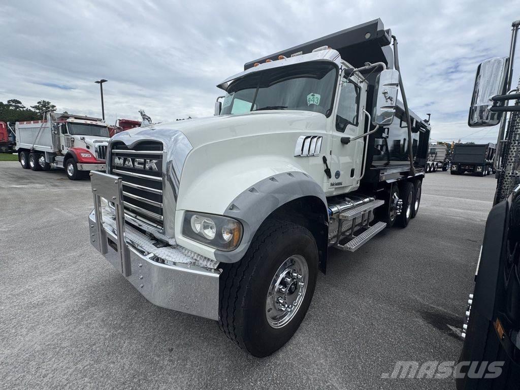 Mack Granite شاحنات قلابة