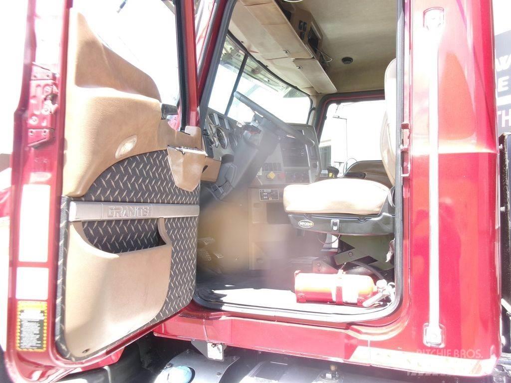 Mack GU 713 شاحنات قلابة