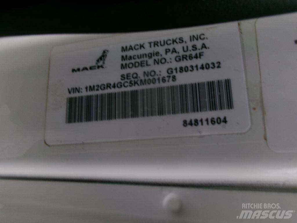 Mack GU713 شاحنات قلابة