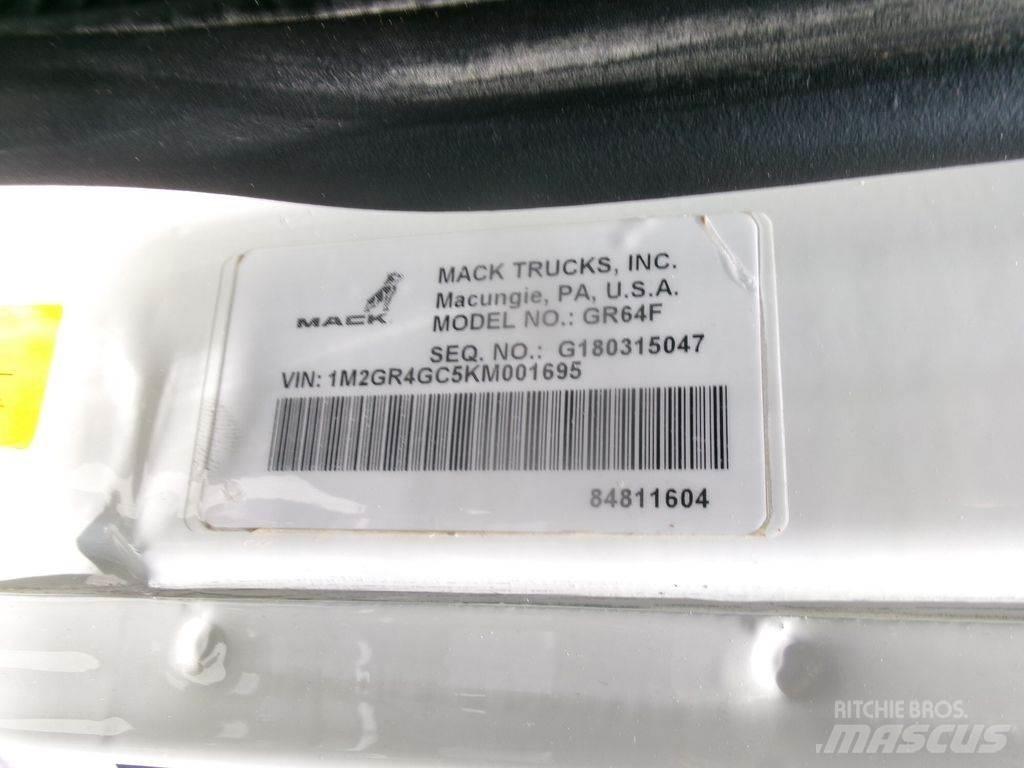 Mack GU713 شاحنات قلابة
